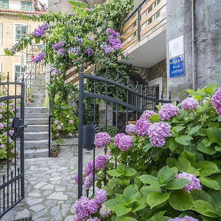 Apartments Sara Hvar Town Exterior photo