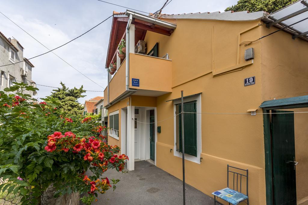 Apartments Sara Hvar Town Exterior photo